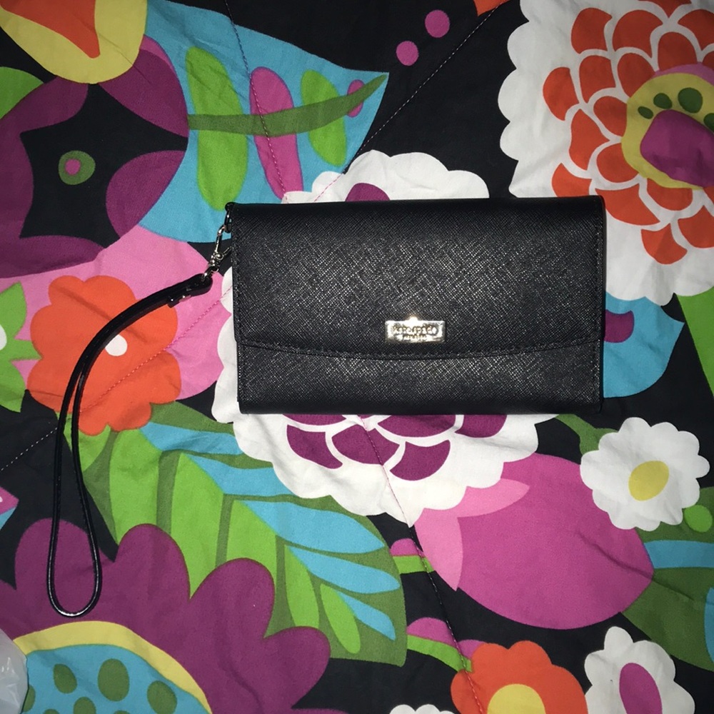 Laurel Way Saffiano Leather iPhone Wristlet